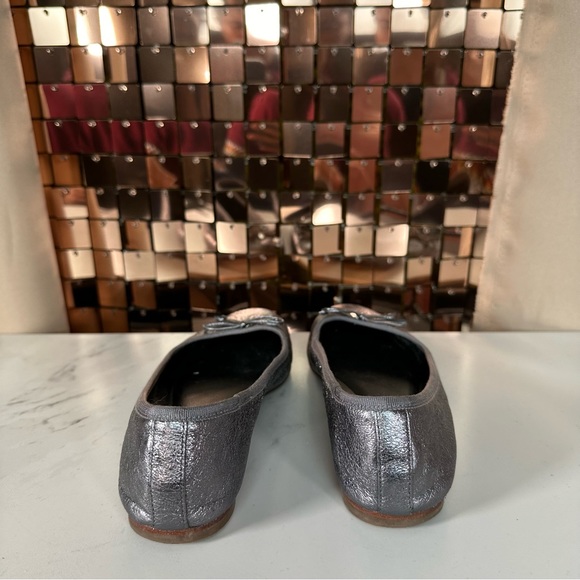 COACH Metallic Dark Silver Flats with Bow 5 B - Picture 4 of 9